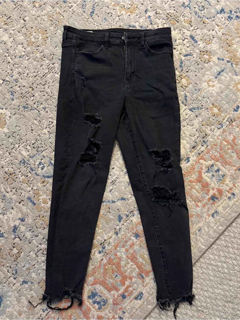 American Eagle Black distressed high waisted skinny jean